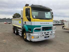 2002 Mack Quantum Day Tipper - picture0' - Click to enlarge