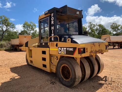 2009 CAT PF300-C Multi Tyred Roller 