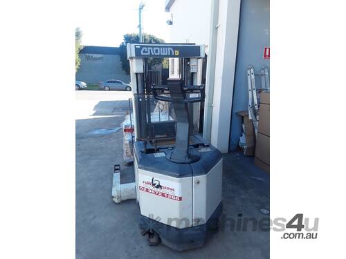 Crown Electric Walkie Reach Stacker