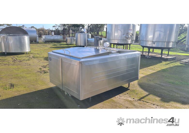 caption 1850lt STAINLESS STEEL TANK, MILK VAT