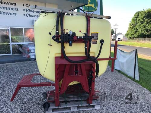 Hardi Master Linkage 1000L Spray Tank - Hardly Used!