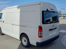 Toyota Hiace 200 - picture2' - Click to enlarge