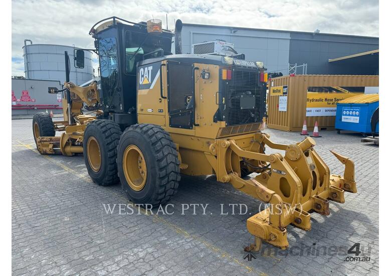 caption CAT 140M Motor Graders
