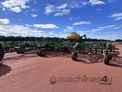 JOHN DEERE 1830 AIR HOE DRILL w 1910 CART