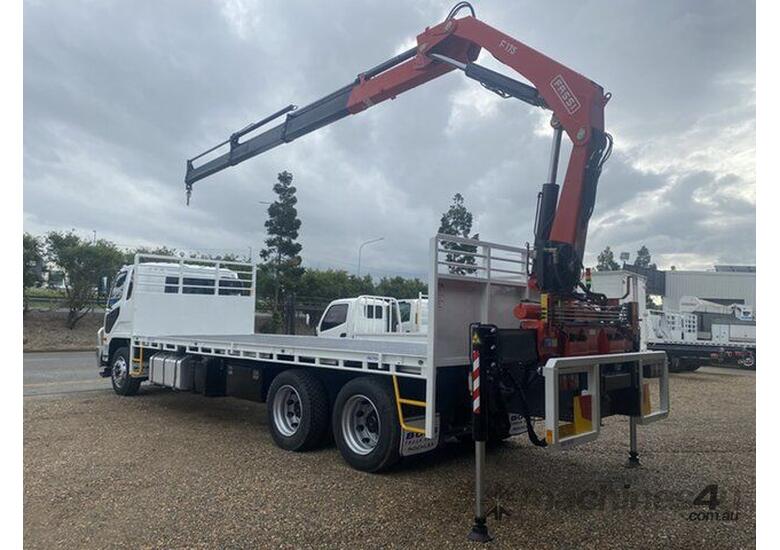 caption 2014 Fuso Fighter White Crane Truck 6x2