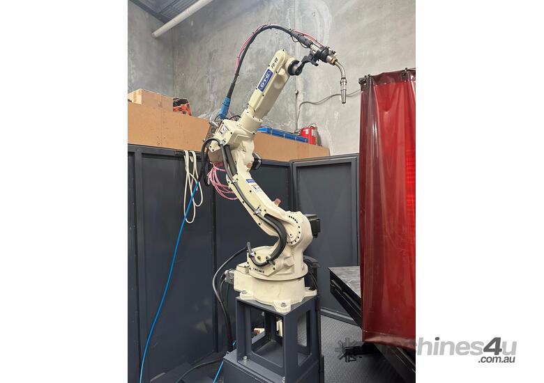 caption OTC DAIHEN FD-V8 Ex Demo Robotic Welding V-Cell