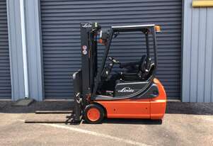 Linde 1.6T Electric Forklift - Excellent indoor manoeuvrability!
