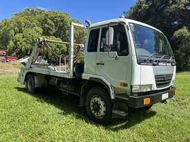 2004 NISSAN UD PKC215 SKIP TRUCK - picture0' - Click to enlarge