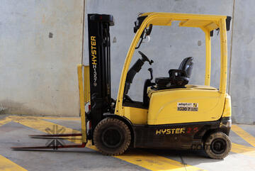 2.5T Battery Electric 4-Wheel Forklift