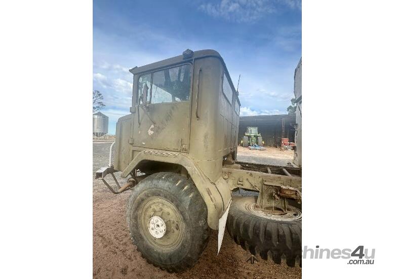 caption International Army Truck 1968 with Heaslip Grouper Bin