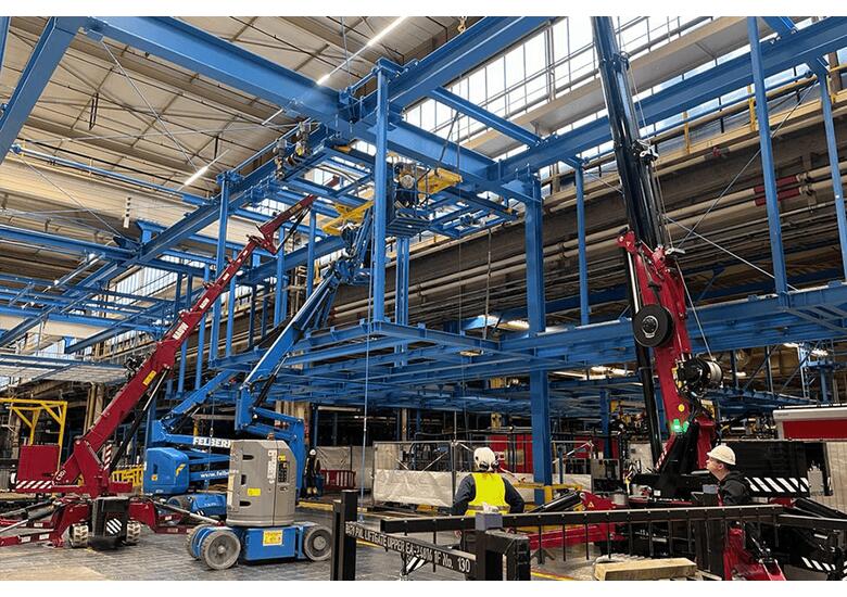 Electric spider crane Hoeflon C10e can lift up to 4T