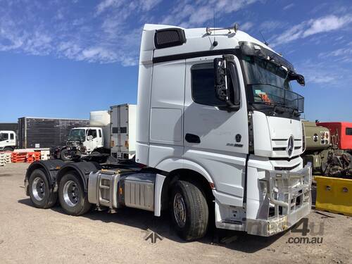 caption 2021 Mercedes-Benz Actros 6x4 Prime Mover
