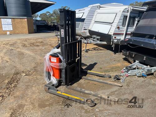 caption 2005 BT SWE 120S Walk Behind Forklift