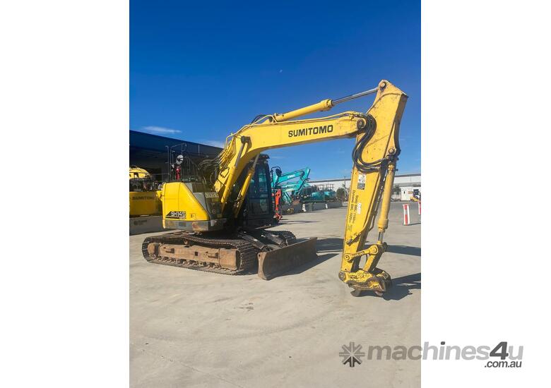 caption 2017 Sumitomo SH145