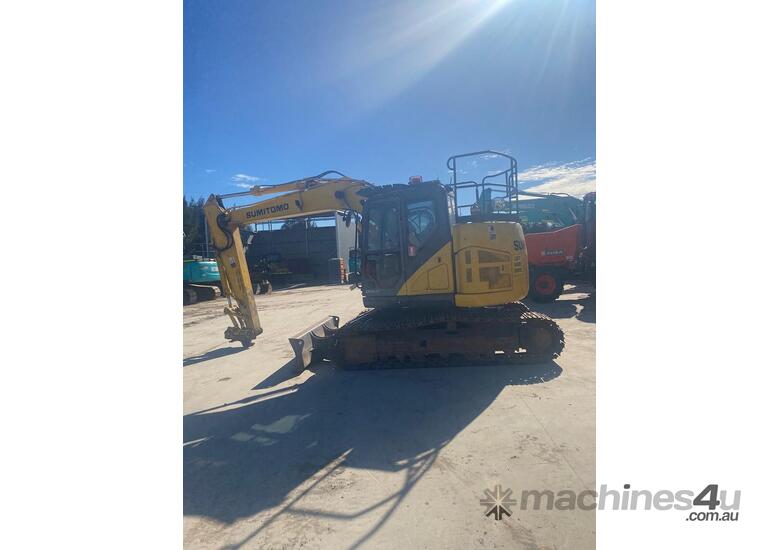 caption 2017 Sumitomo SH145