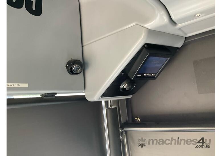 caption Mercedes Benz Bus