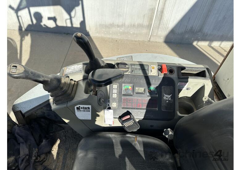 caption 2013 Bobcat E26 Rubber Tracked Excavator