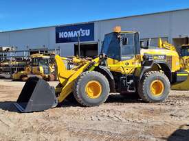 2018 Komatsu WA320-8 - picture0' - Click to enlarge