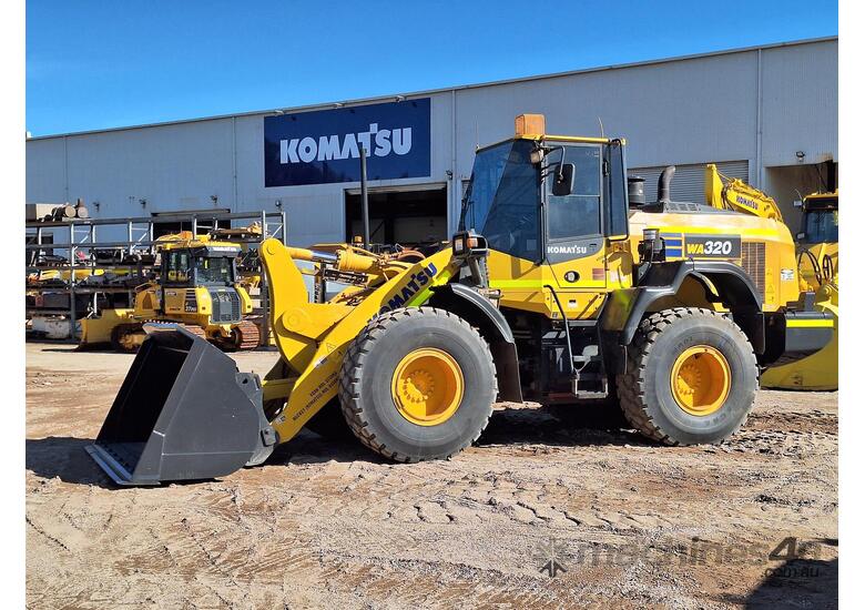 2018 Komatsu WA320-8