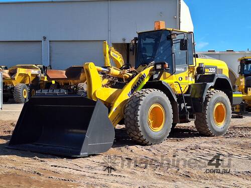 2018 Komatsu WA320-8