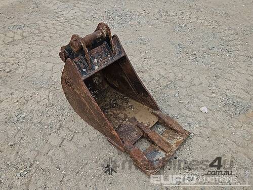 caption 320mm Bucket to suit 3T Excavator