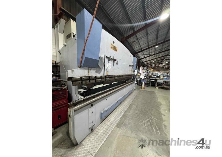 caption Yawei Synchro Press Brake