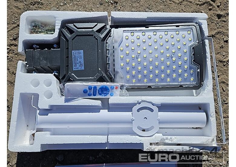 Unused XY Garden Outdoor Solar Light, Can Be Mounted On Cement Pole, Light Pole 