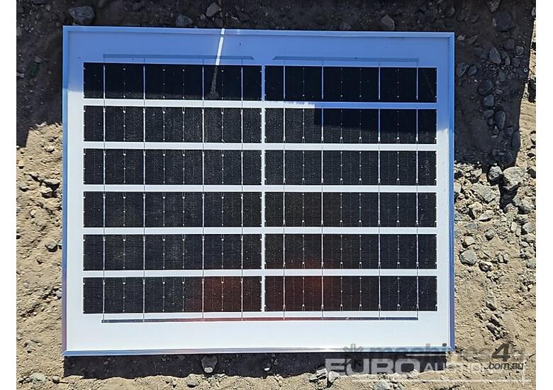 Unused XY Garden Outdoor Solar Light, Can Be Mounted On Cement Pole, Light Pole 