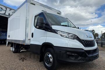 2021 Iveco Daily 45-180 Pantech & Tuckaway Loader