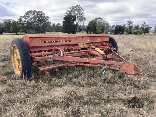 Massey Ferguson MF56 Combine 24 row