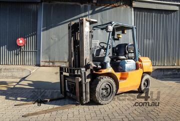 2002 Toyota 02-7FG35 3.5T Forklift