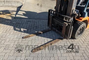 2002 Toyota 02-7FG35 3.5T Forklift