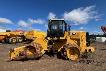 2019 Caterpillar 815 K Compactor