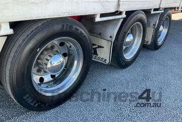 2013 Krueger ST-3-35 44ft Tri Axle Curtainsider Drop Deck Trailer