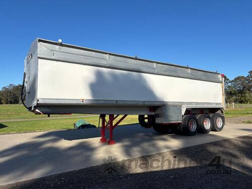 34FT GRAIN TIPPER TRAILER, TRI AXEL, SPRINGS, HARVEST READY, WITH RIGHT WEIGH SCALES, NEW TARP