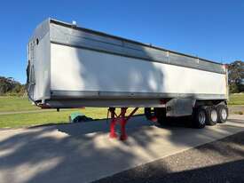 34FT GRAIN TIPPER TRAILER, TRI AXEL, SPRINGS, HARVEST READY, WITH RIGHT WEIGH SCALES, NEW TARP - picture0' - Click to enlarge
