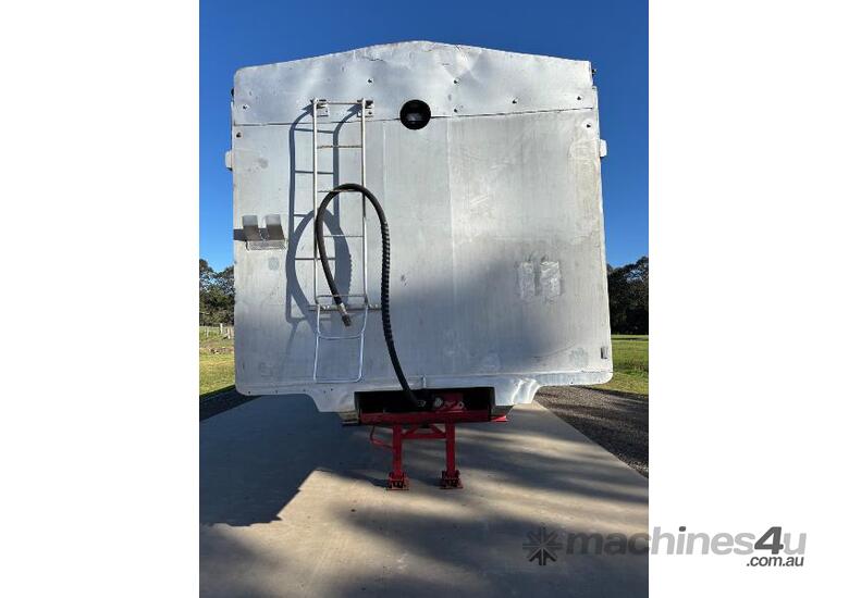 caption 34FT GRAIN TIPPER TRAILER, TRI AXEL, SPRINGS, HARVEST READY, WITH RIGHT WEIGH SCALES, NEW TARP