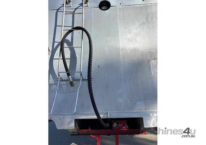 caption 34FT GRAIN TIPPER TRAILER, TRI AXEL, SPRINGS, HARVEST READY, WITH RIGHT WEIGH SCALES, NEW TARP