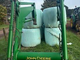 John Deere Front End Loader - picture1' - Click to enlarge