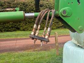 John Deere Front End Loader - picture2' - Click to enlarge