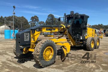 Komatsu   GD555-5 Grader