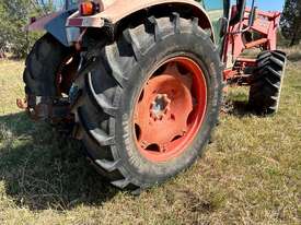 Kubota M125 Tractor - picture2' - Click to enlarge