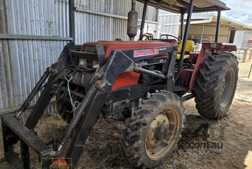 (10157) Case IH-495 FEL Tractor (Kyabram, VIC)
