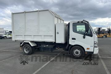 2021 Hino 300 2 917 4x2 Tipper