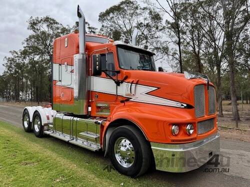 2010 Kenworth T608 with 50-inch bunk, Cummins ISX 525hp with Cummins rebuild history, 18sp manual, 9