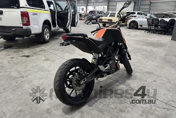 2013 KTM Duke 200 Motorcycle (WOVR - Inspected)