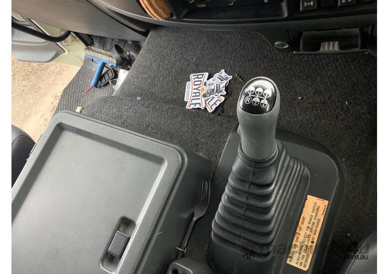 2004 Volvo FL 250 Table Top