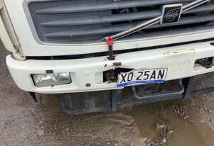 Volvo 2004   FL 250 Table Top