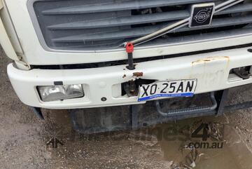 Volvo 2004   FL 250 Table Top