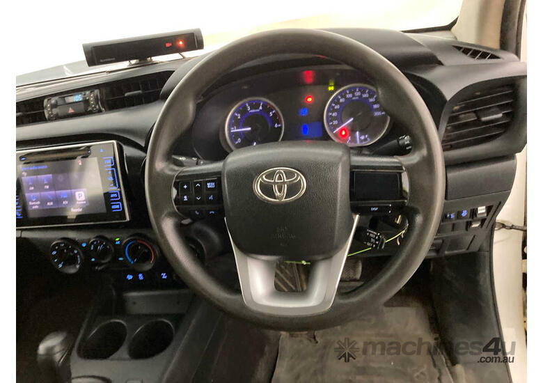 2016 Toyota Hilux Cab Chassis Dual Cab